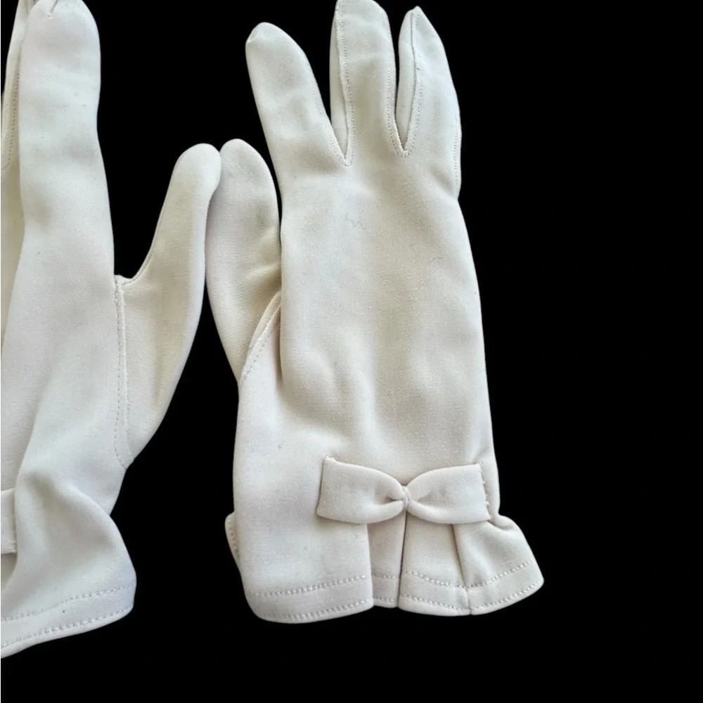 Vintage Lady Gay Gloves Off White in Package Wrist Length Bow Gathered READ